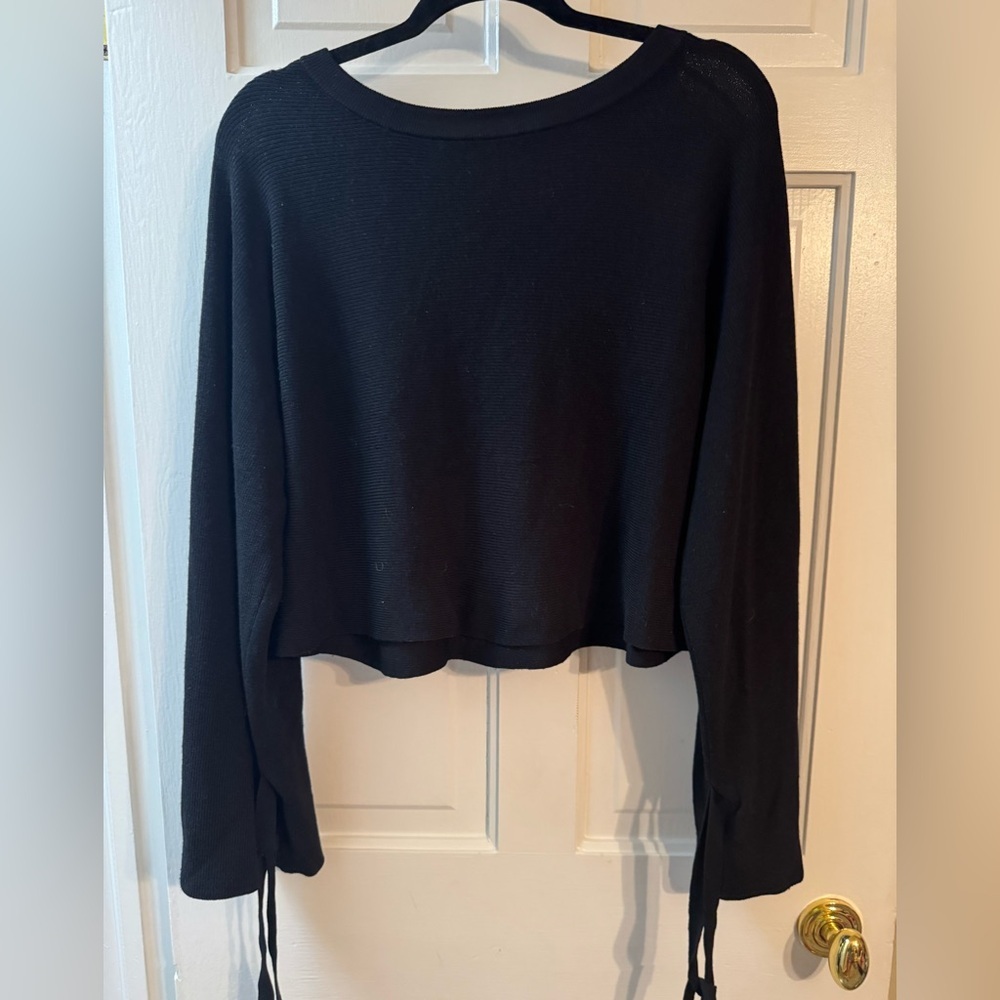 Aritzia Wilfred 100% Merino Wool Black Cropped Sweater Tie Sleeve Top Size M